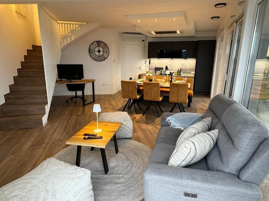 Panorama Penthouse プナト エクステリア 写真